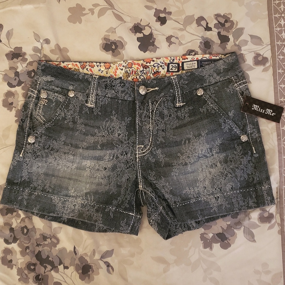 Miss Me Floral Shorts